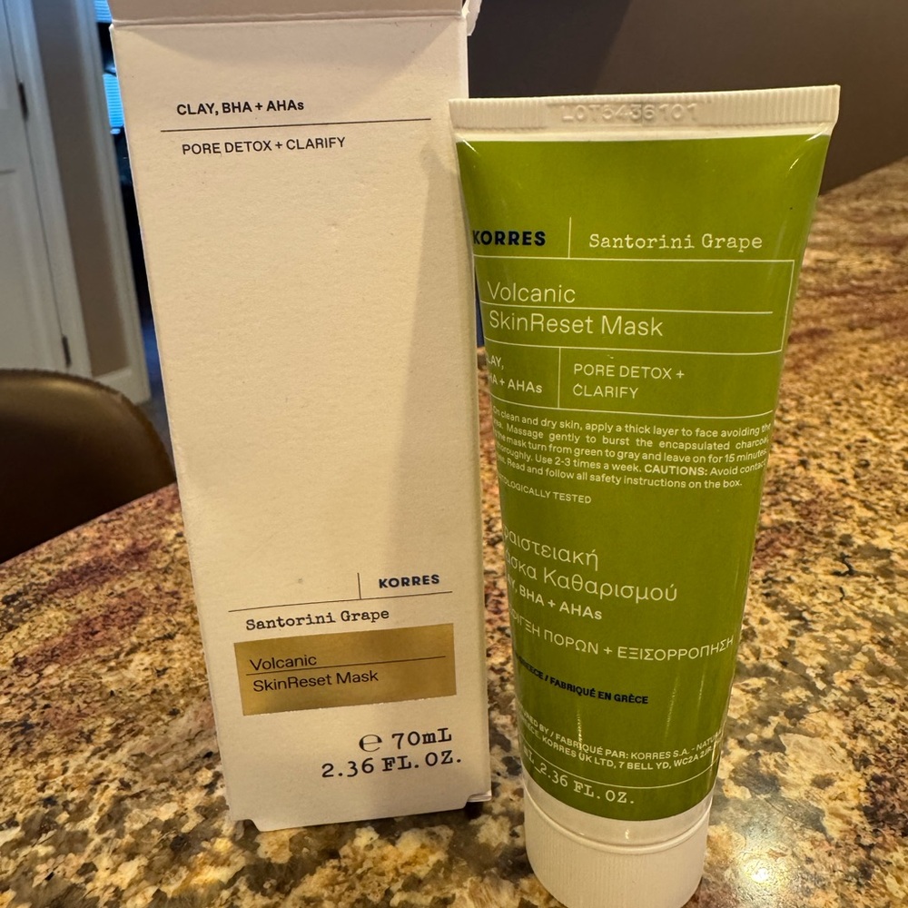 Korres Santorini Grape Volcanic SkinReset Mask - Olive Green